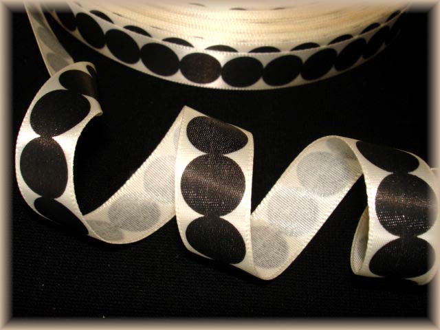 5/8 OOAK OFFRAY ROUNDABOUT DOTS IVORY BROWN - 5 YARDS